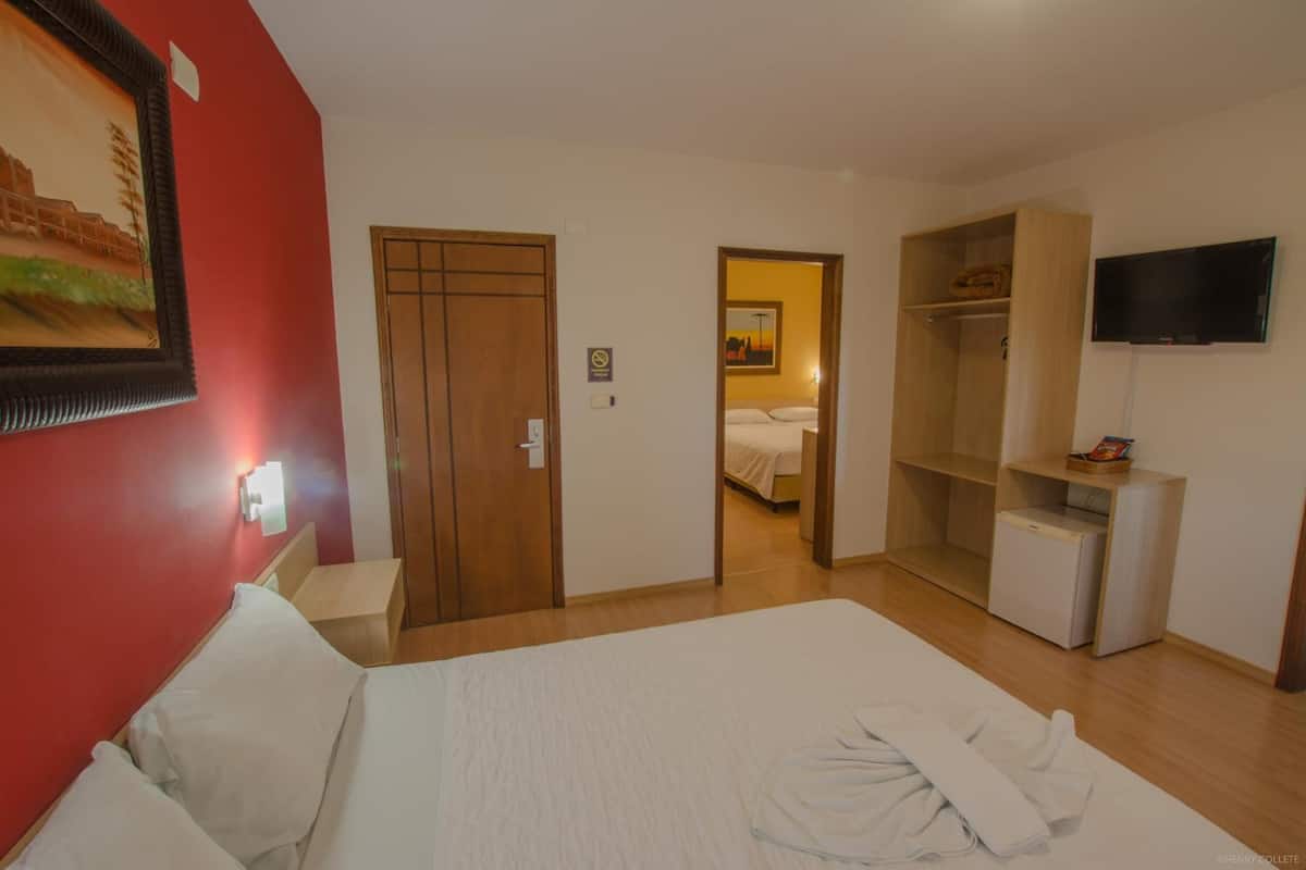 minibar, in-room safe, desk, laptop workspace