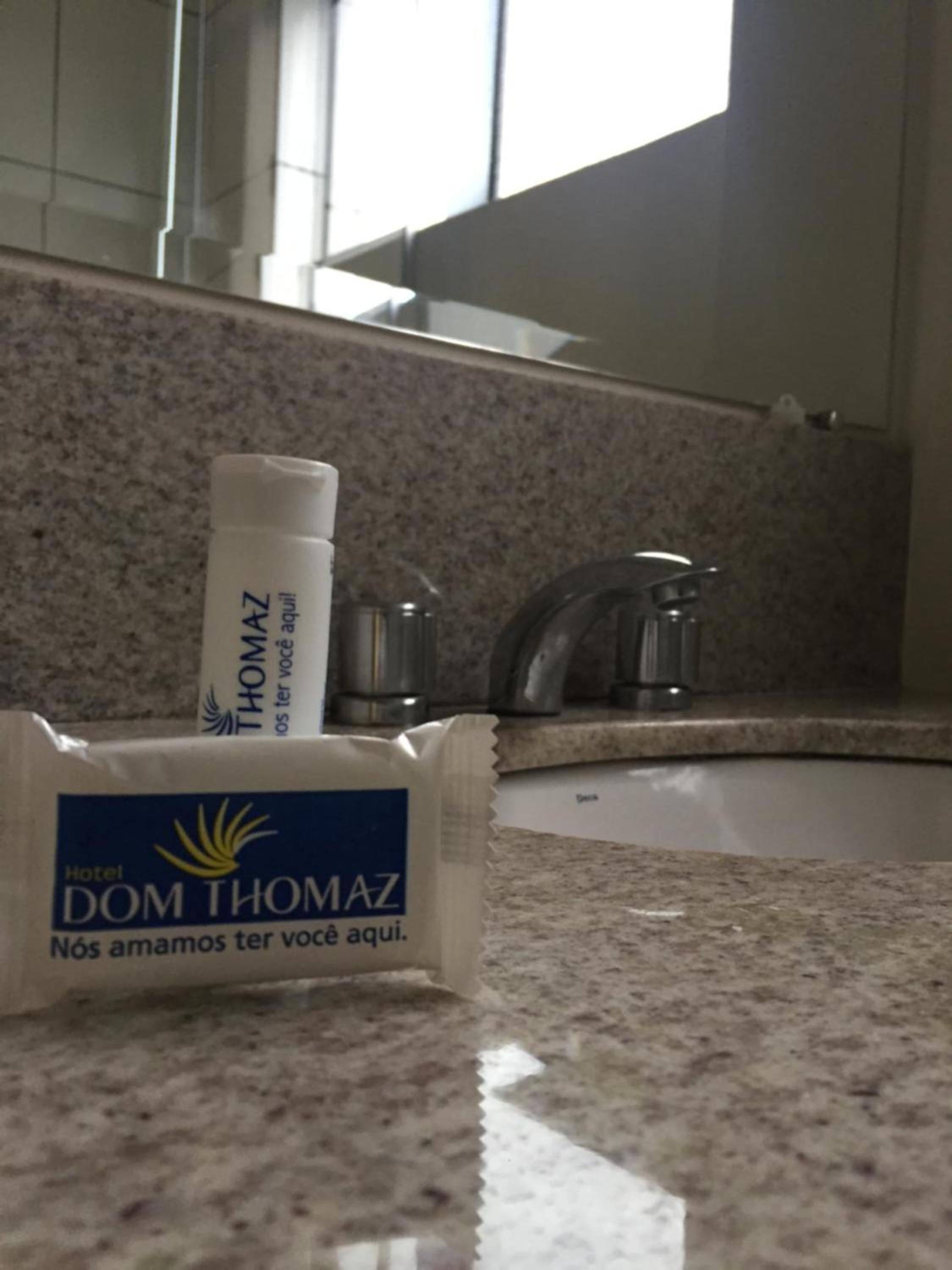 shower, free toiletries, bidet, towels