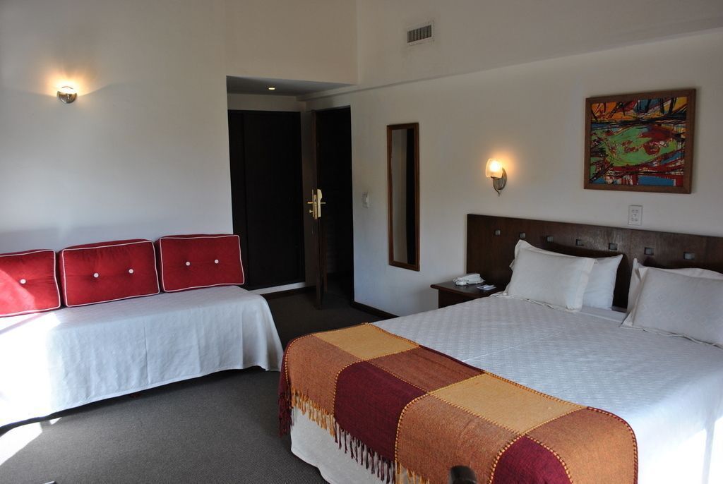 Minibar, desk, free WiFi, wheelchair access