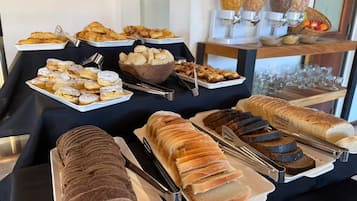 Desayuno buffet incluido todos los días