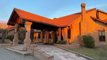 مدخل المنشأة