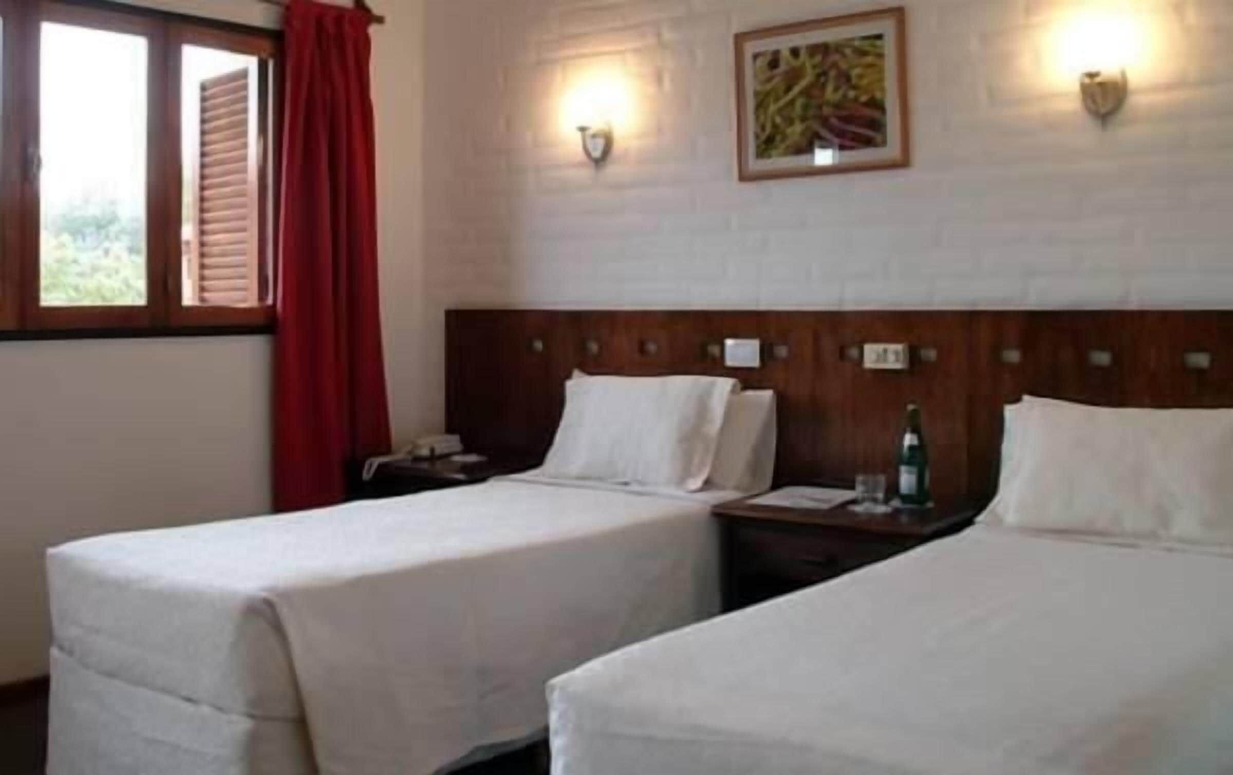 Minibar, desk, free WiFi, wheelchair access