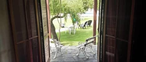 Family Room | Terrace/patio