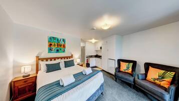 Fantail Room | Courtyard view