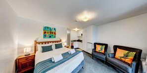 Fantail Room | Courtyard view