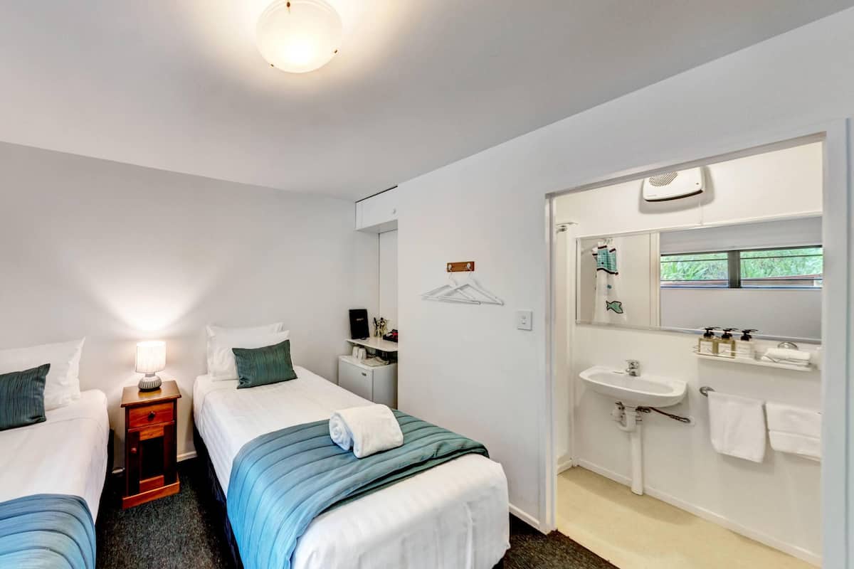 Shearwater Room | 1 bedroom, iron/ironing board, free WiFi, bed sheets