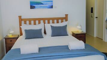 Fantail Room | Iron/ironing board, free WiFi, bed sheets