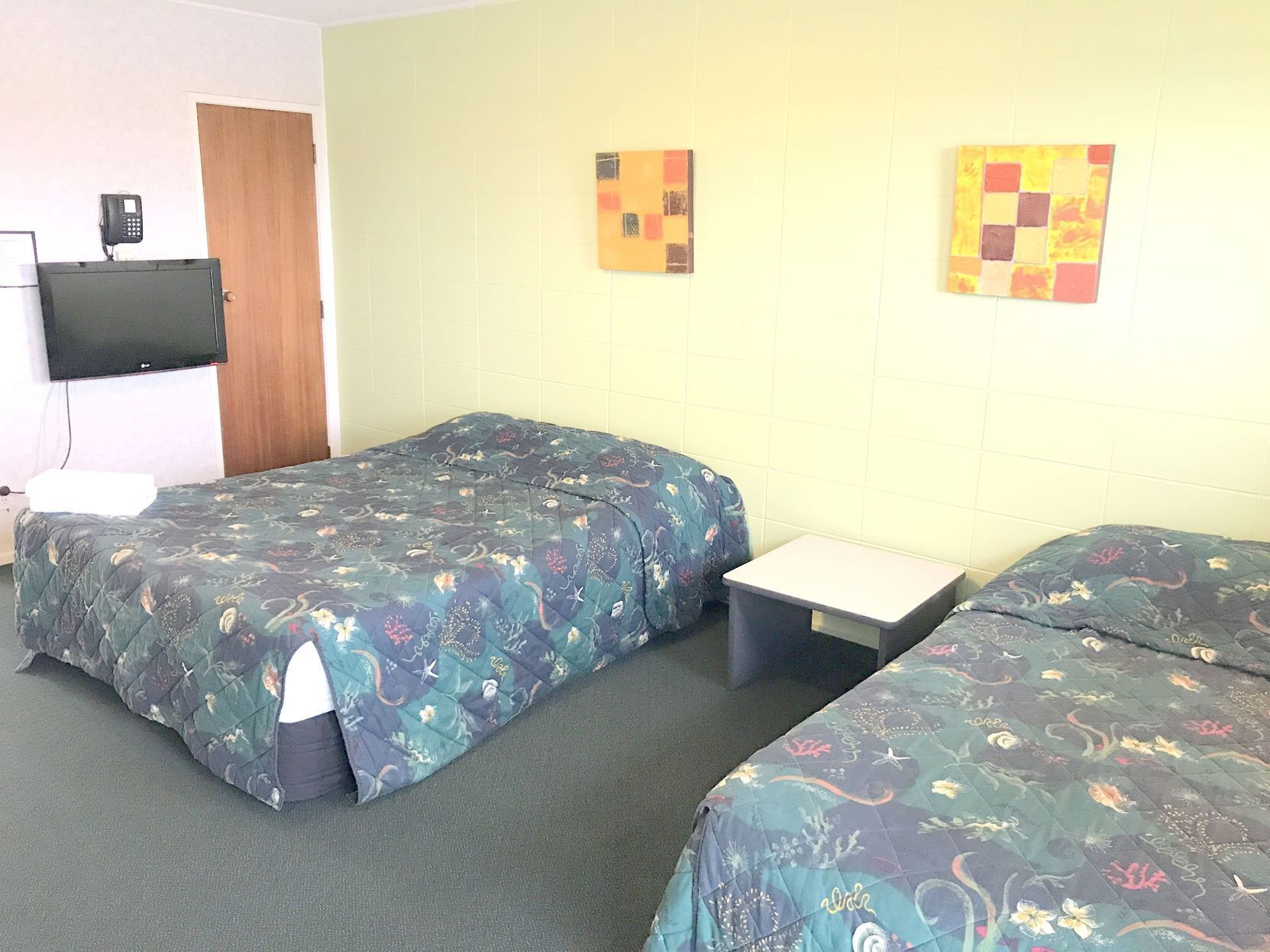Premium bedding, iron/ironing board, free WiFi, bed sheets