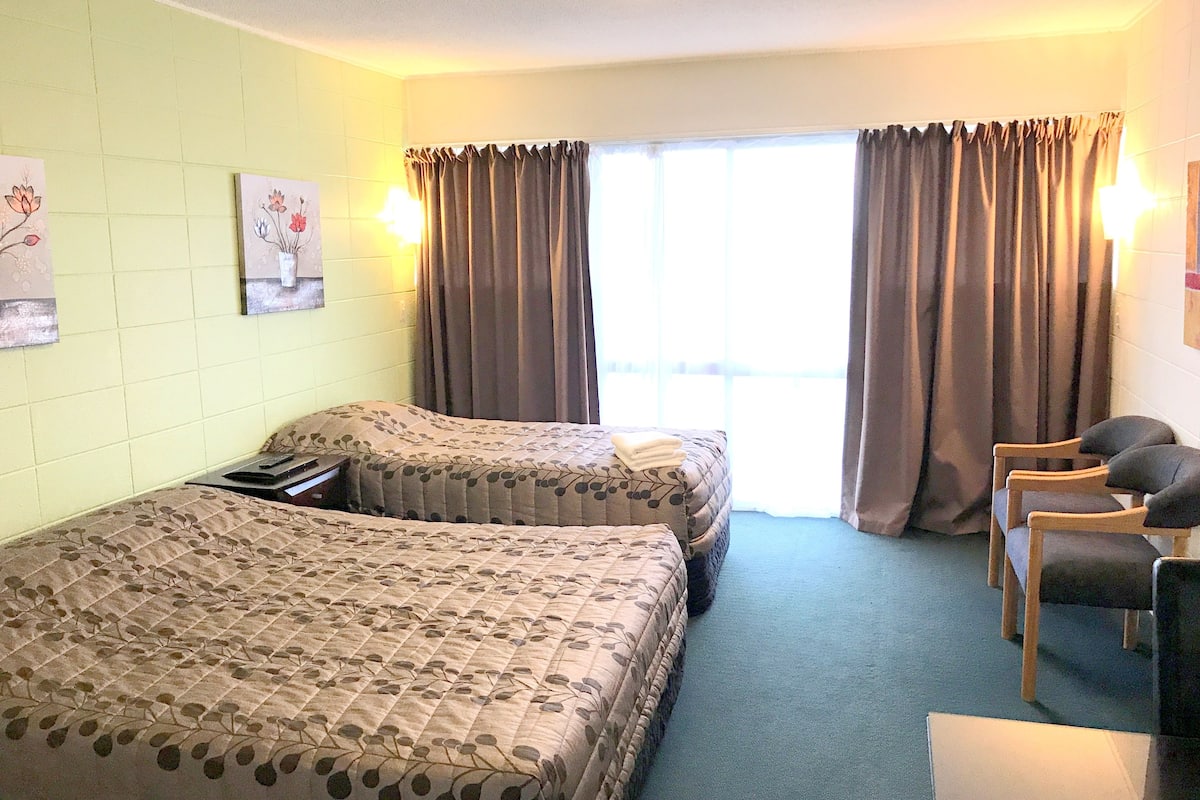 開放式客房 (for 3) | 高級寢具、熨斗/熨衫板、免費 Wi-Fi、床單