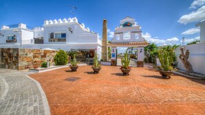 Front of property - Apartamentos Piedramar (Conil de la Frontera)