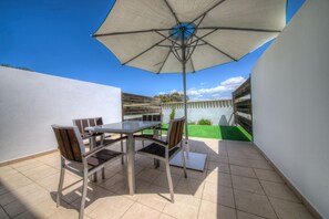 In-room safe, iron/ironing board, free WiFi - Apartamentos Piedramar (Conil de la Frontera)