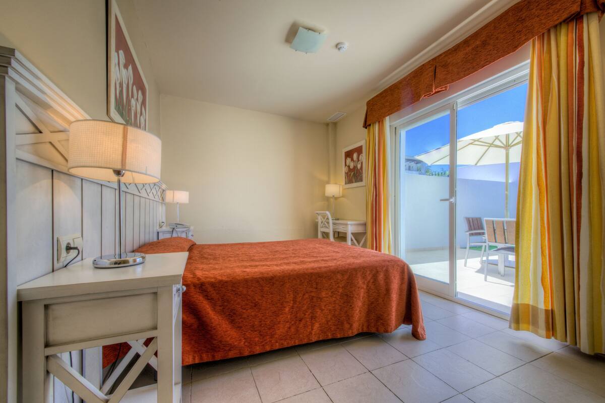 In-room safe, iron/ironing board (on request), free WiFi