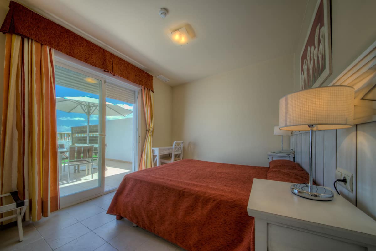 In-room safe, iron/ironing board, free WiFi