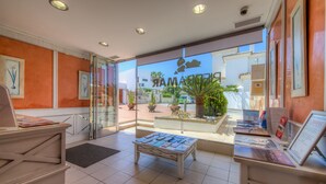 Reception - Apartamentos Piedramar (Conil de la Frontera)