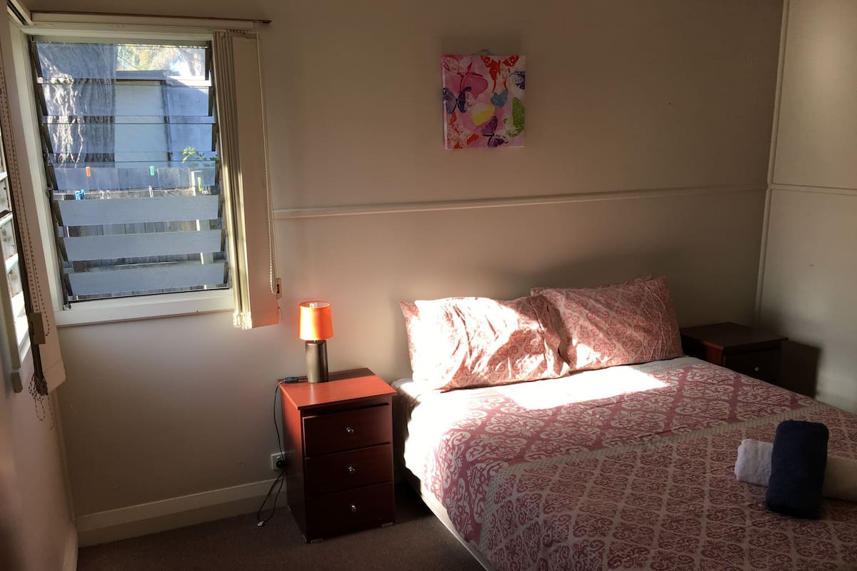 Economy Villa, 2 Bedrooms | Tilam berlapik, seterika/papan seterika, katil bayi/kot (surcaj)