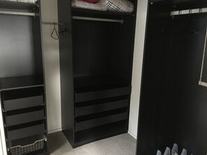 Casa, 3 habitaciones | Camas con pillow-top, tabla de planchar con plancha y cunas