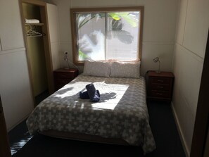 Family Cottage, 3 Bedrooms - Kickback Cottages (Lakes Entrance)
