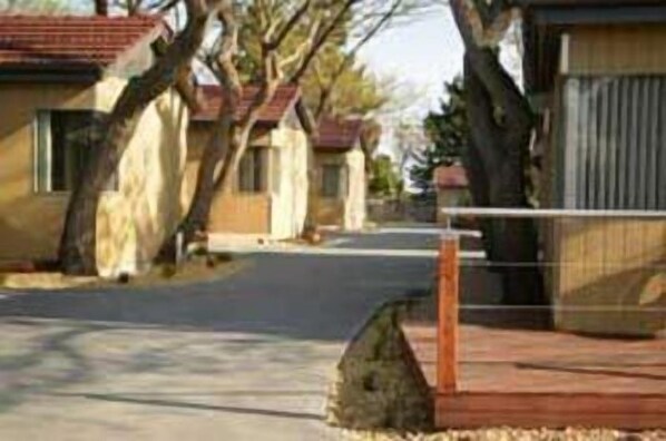 Exterior - Kickback Cottages (Lakes Entrance)