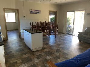 Family Cottage, 3 Bedrooms | Living area - Kickback Cottages (Lakes Entrance)