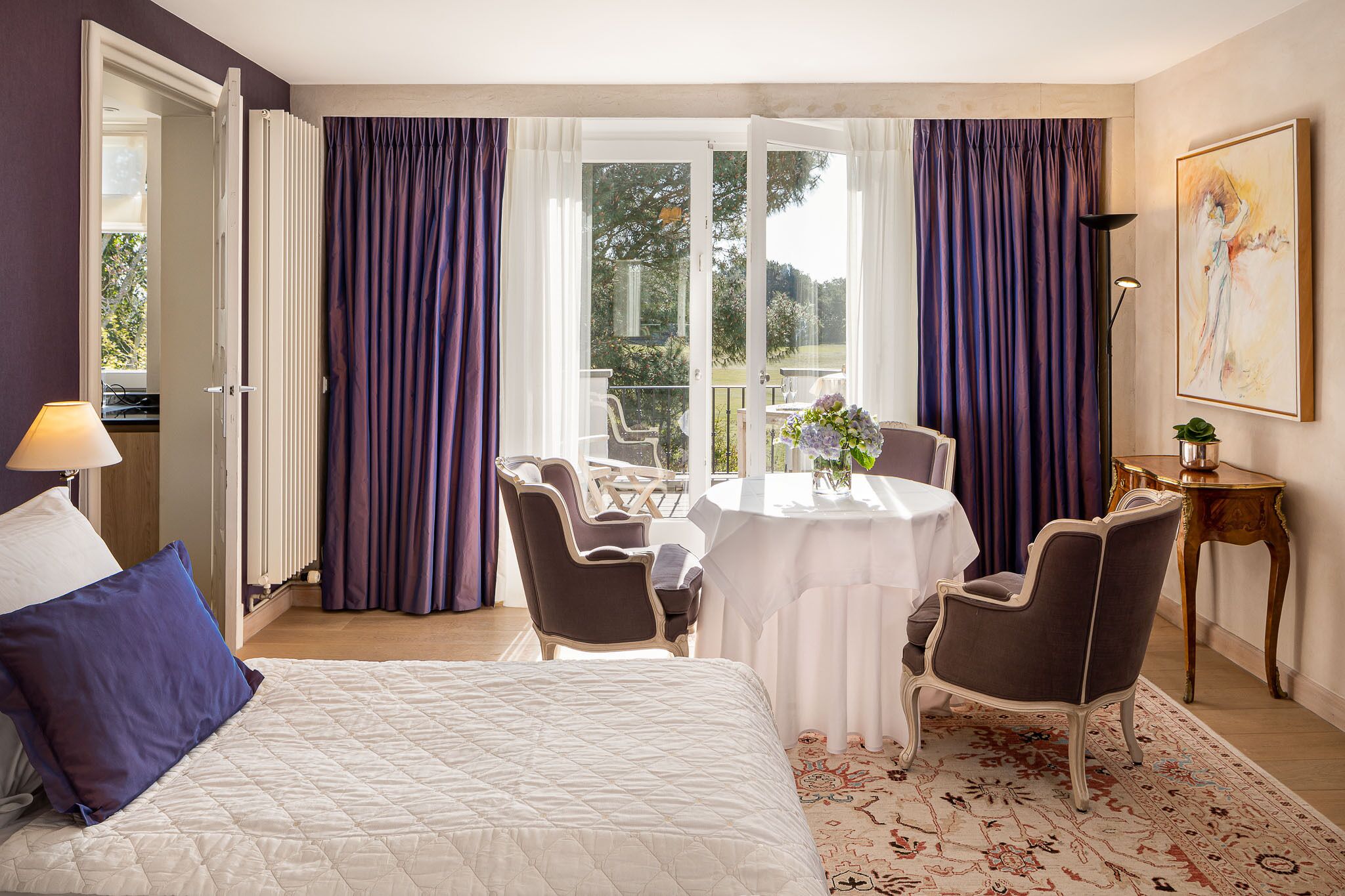 luxury suite | minibar, in-room safe, individually decorated, individually furnished