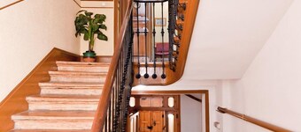 Hostal Las Cortes