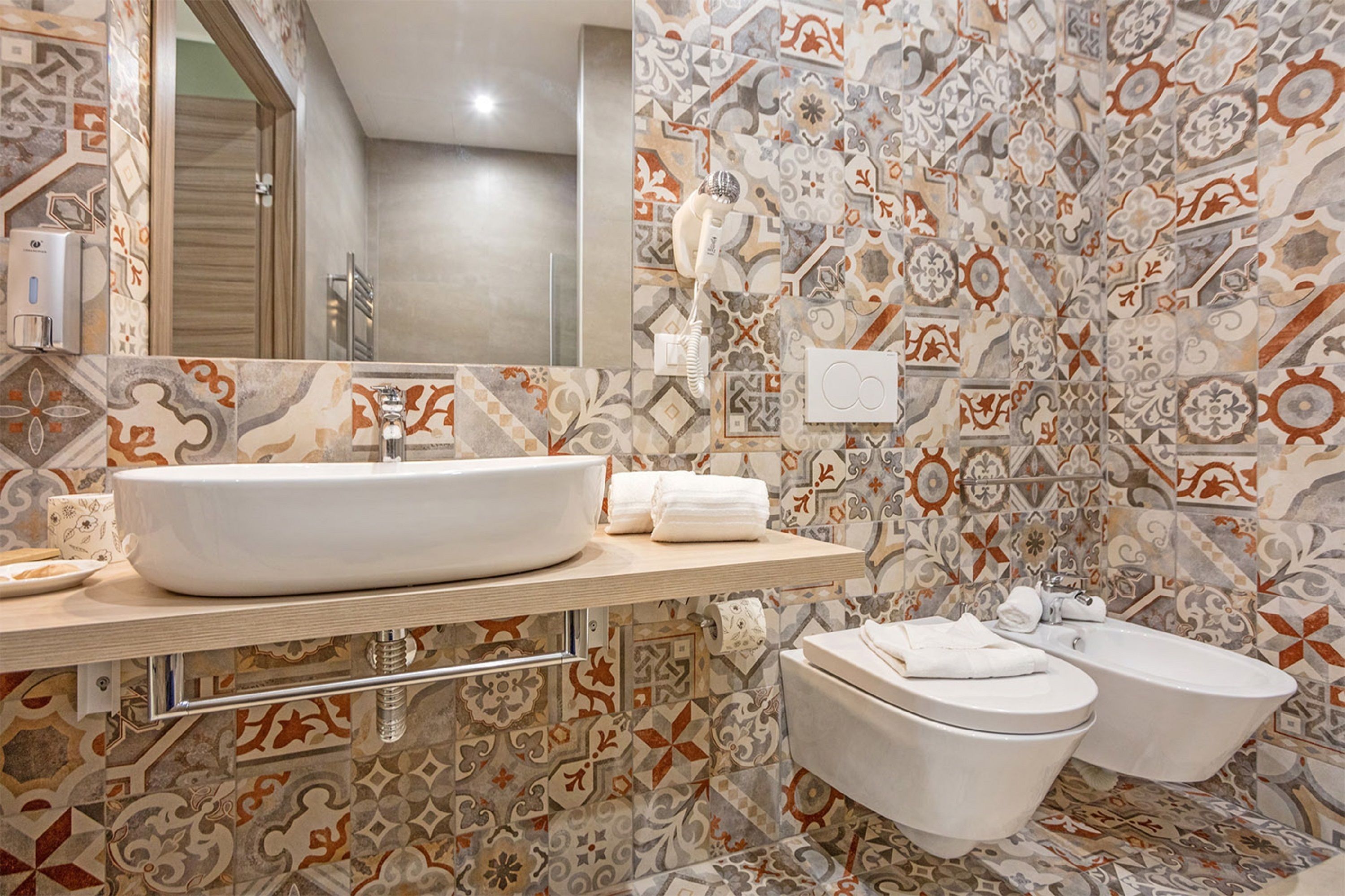 comfort double room, annex building | hypo-allergenic bedding, minibar, in-room safe, desk