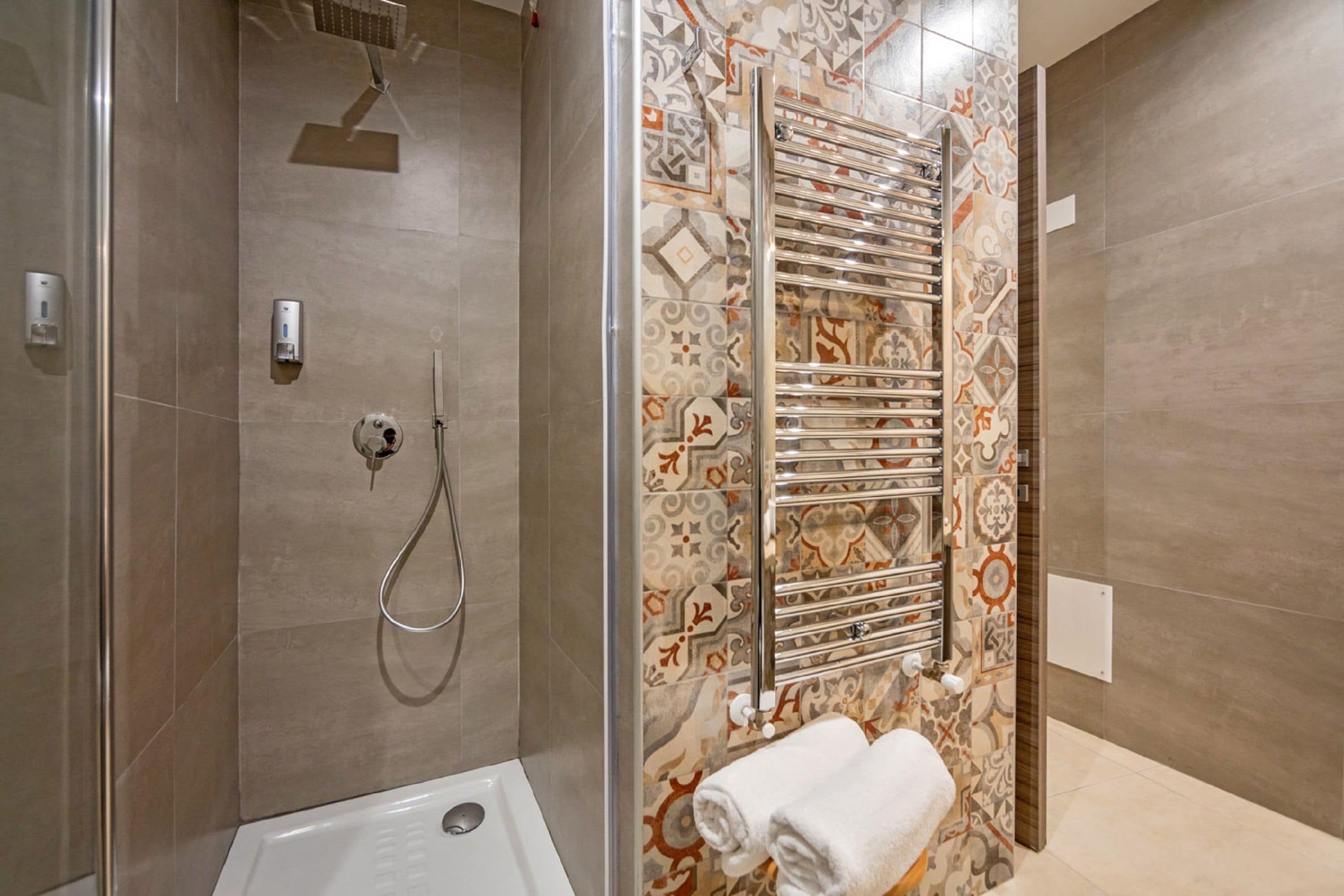 comfort double room, annex building | bathroom | shower, free toiletries, hair dryer, bidet