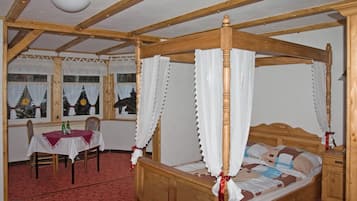 Doppelzimmer | Zimmersafe, Schreibtisch, Verdunkelungsvorhänge, Bügeleisen/Bügelbrett