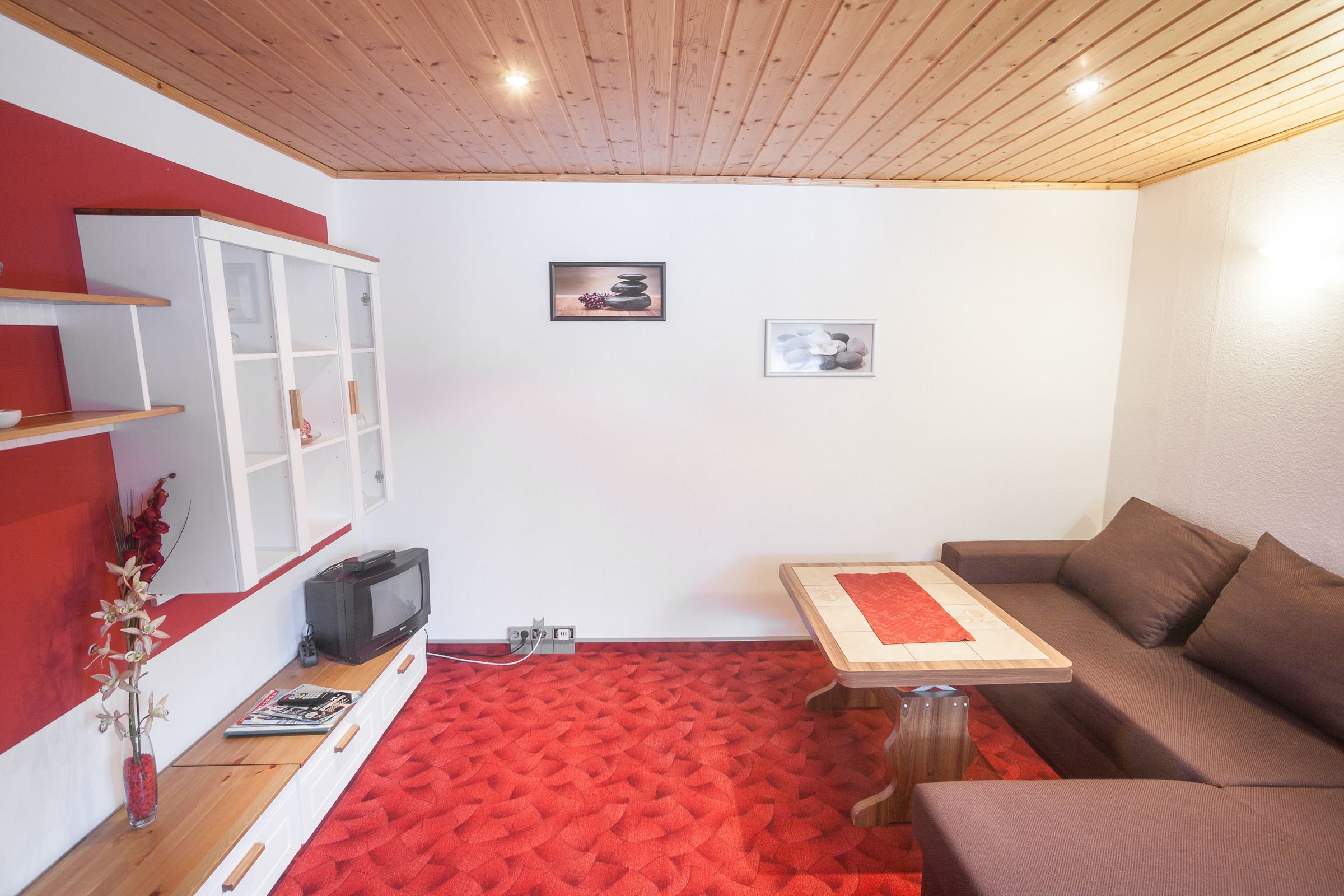 Holiday Home for one to four persons | Living area | 40-cm TV with satellite channels