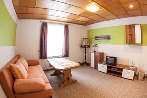 Holiday Home for one to two persons | Living area | 40-cm TV with satellite channels