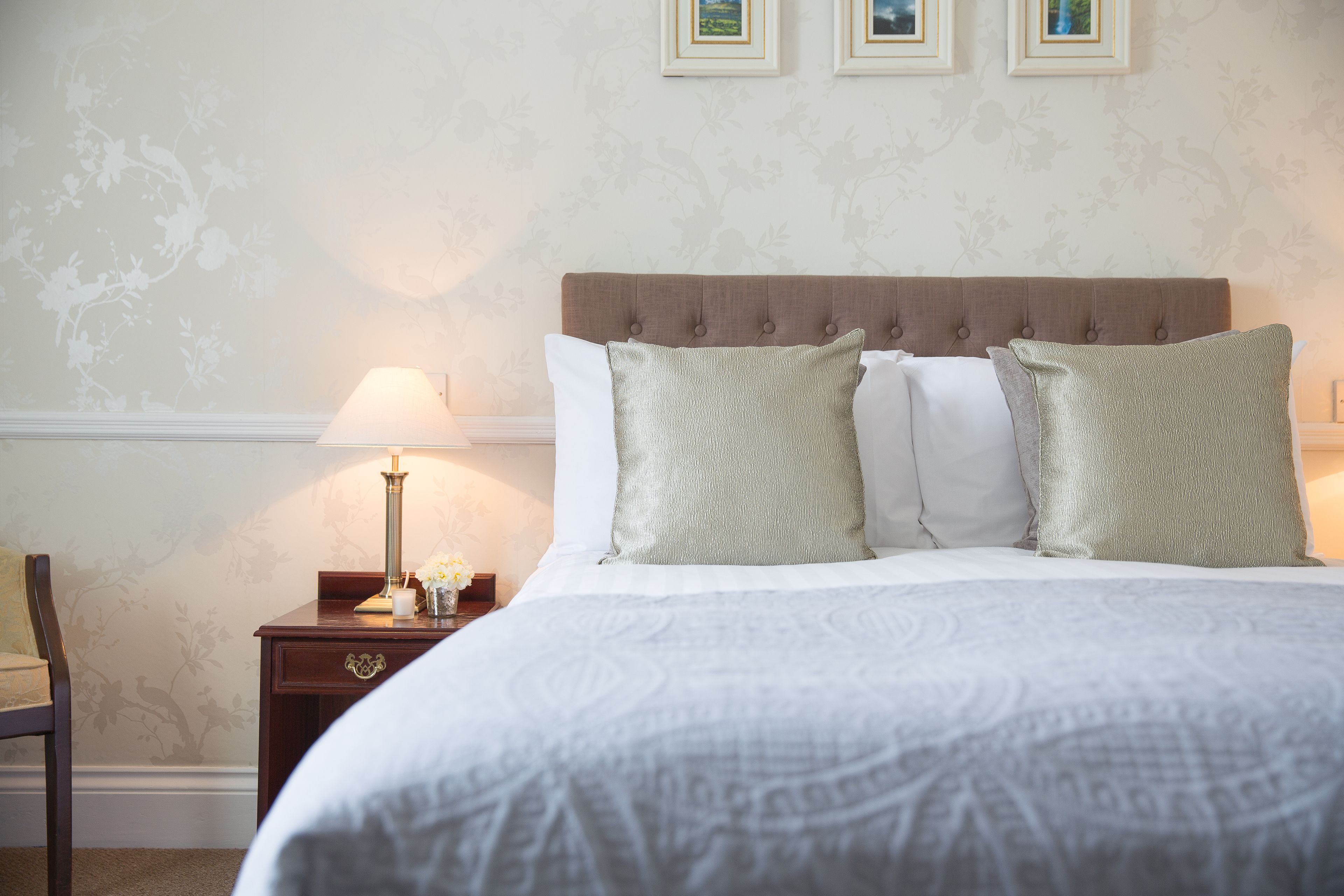 classic double room | 1 bedroom, in-room safe, individually decorated, individually furnished