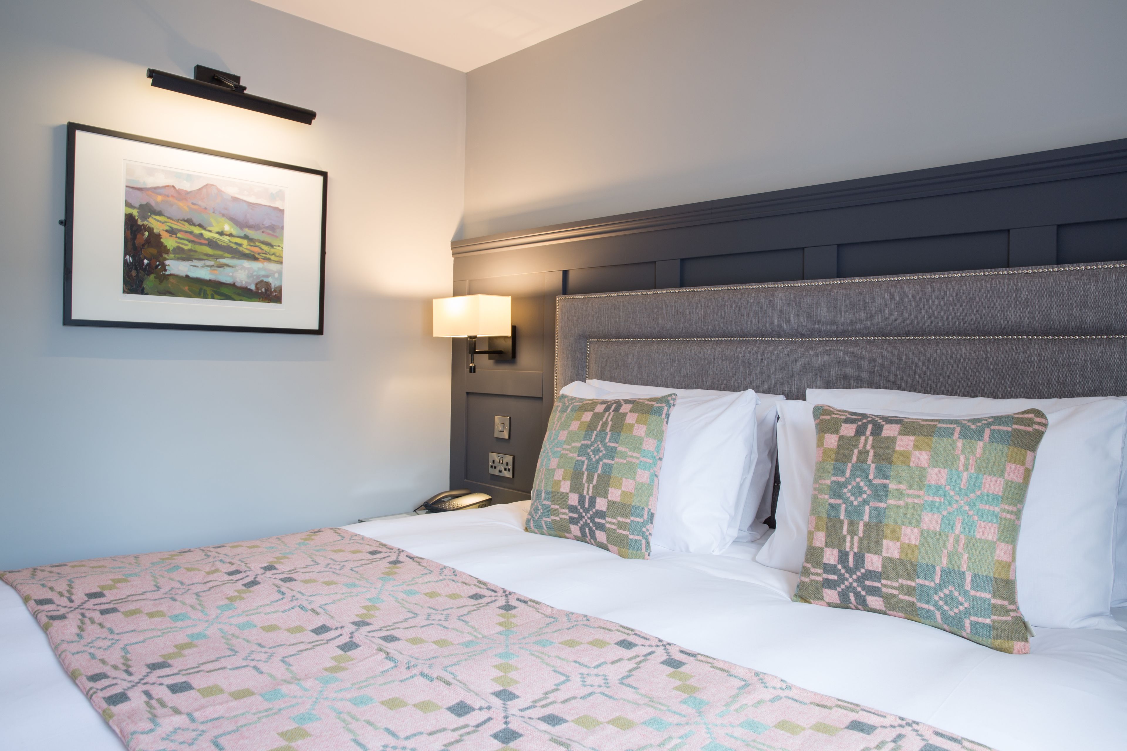 superior double room | 1 bedroom, in-room safe, individually decorated, individually furnished