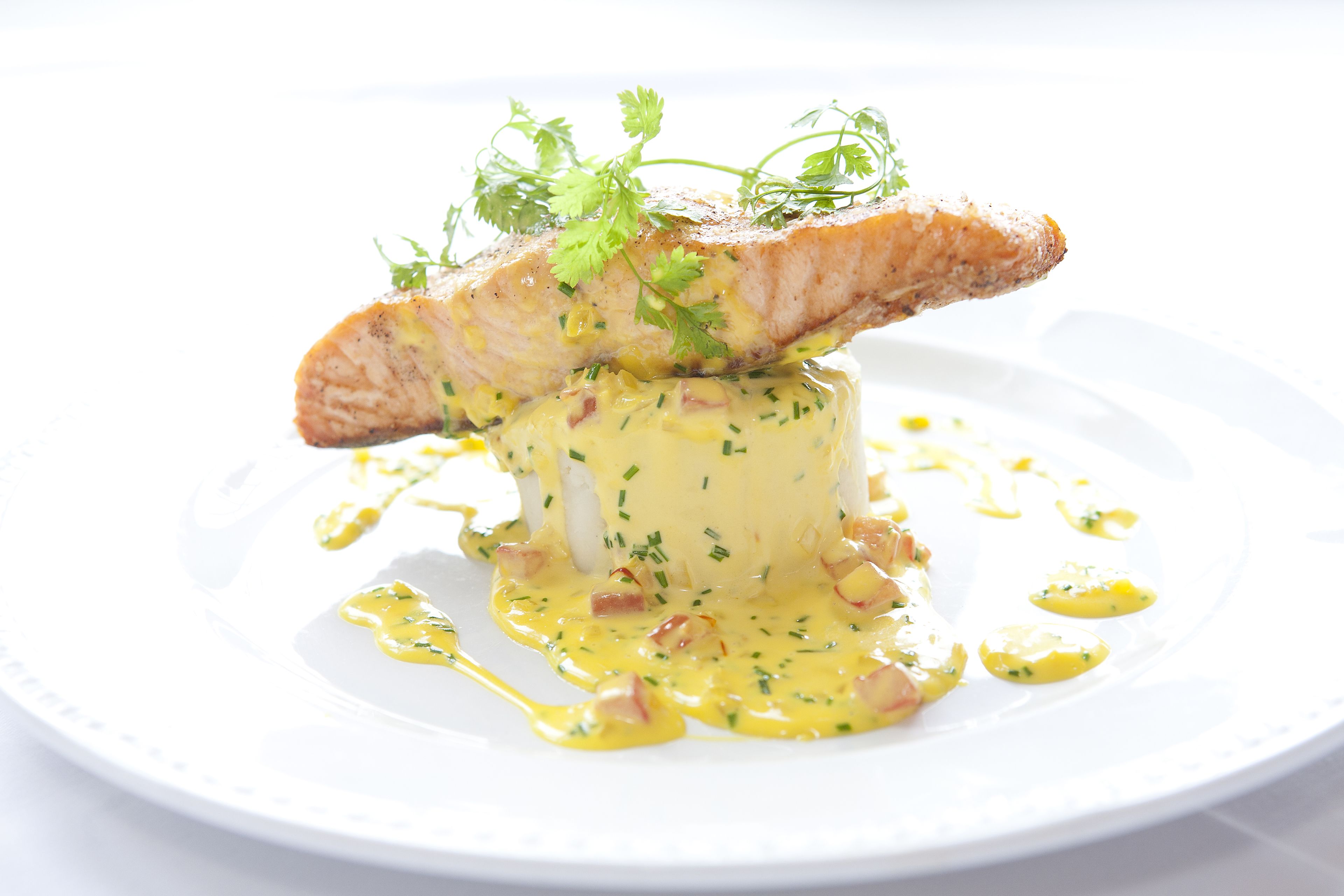 breakfast, lunch, dinner served; british cuisine