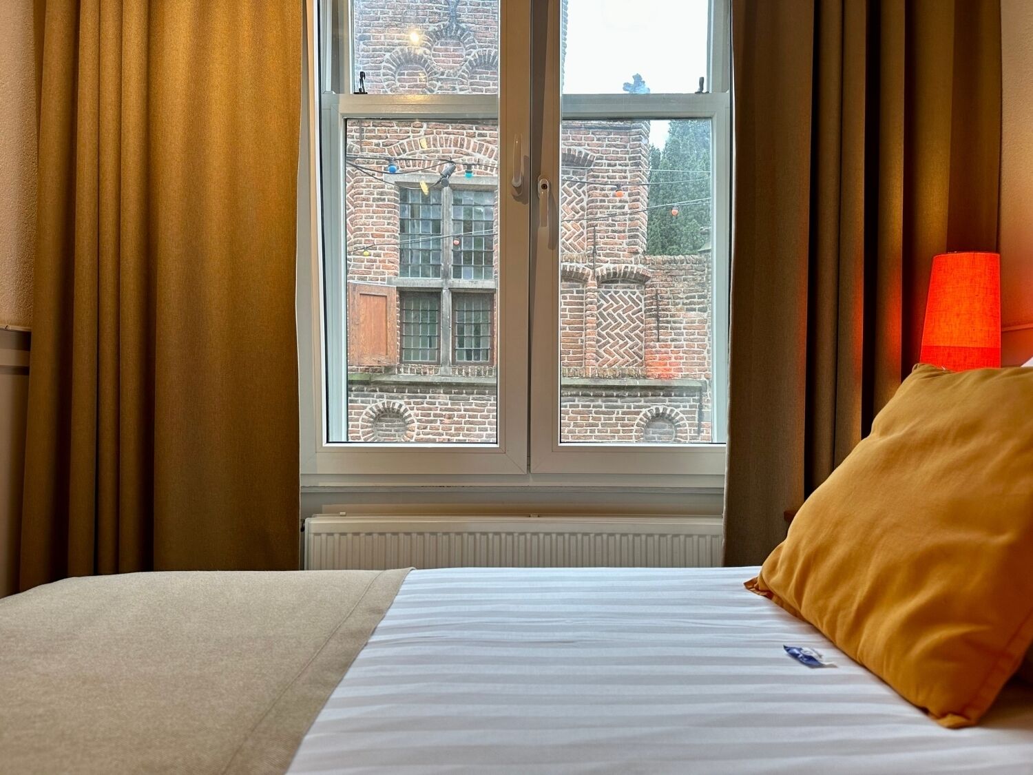 comfort twin room, 2 single beds, ensuite | free wifi, bed sheets