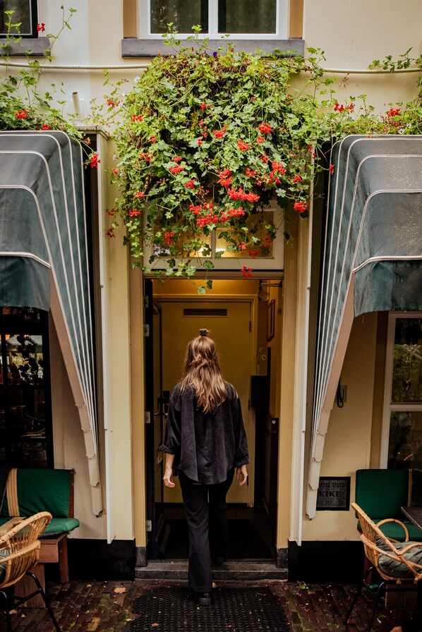 Building design - Long John’s Hotel (Amersfoort)