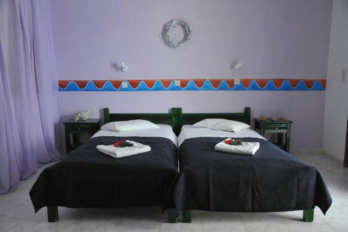 Soundproofing, travel cot, free WiFi, bed sheets