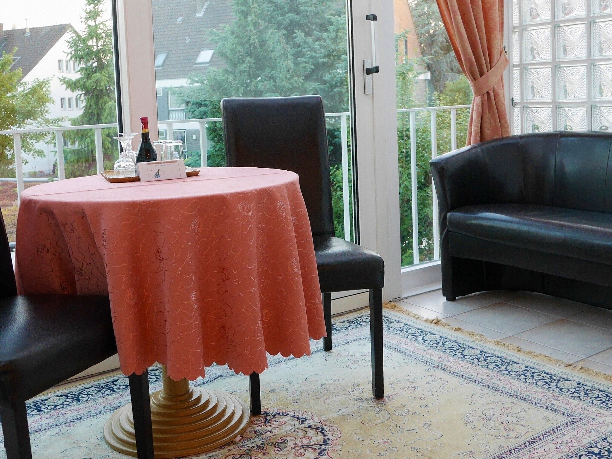 double room, private bathroom (mit wintergarten )