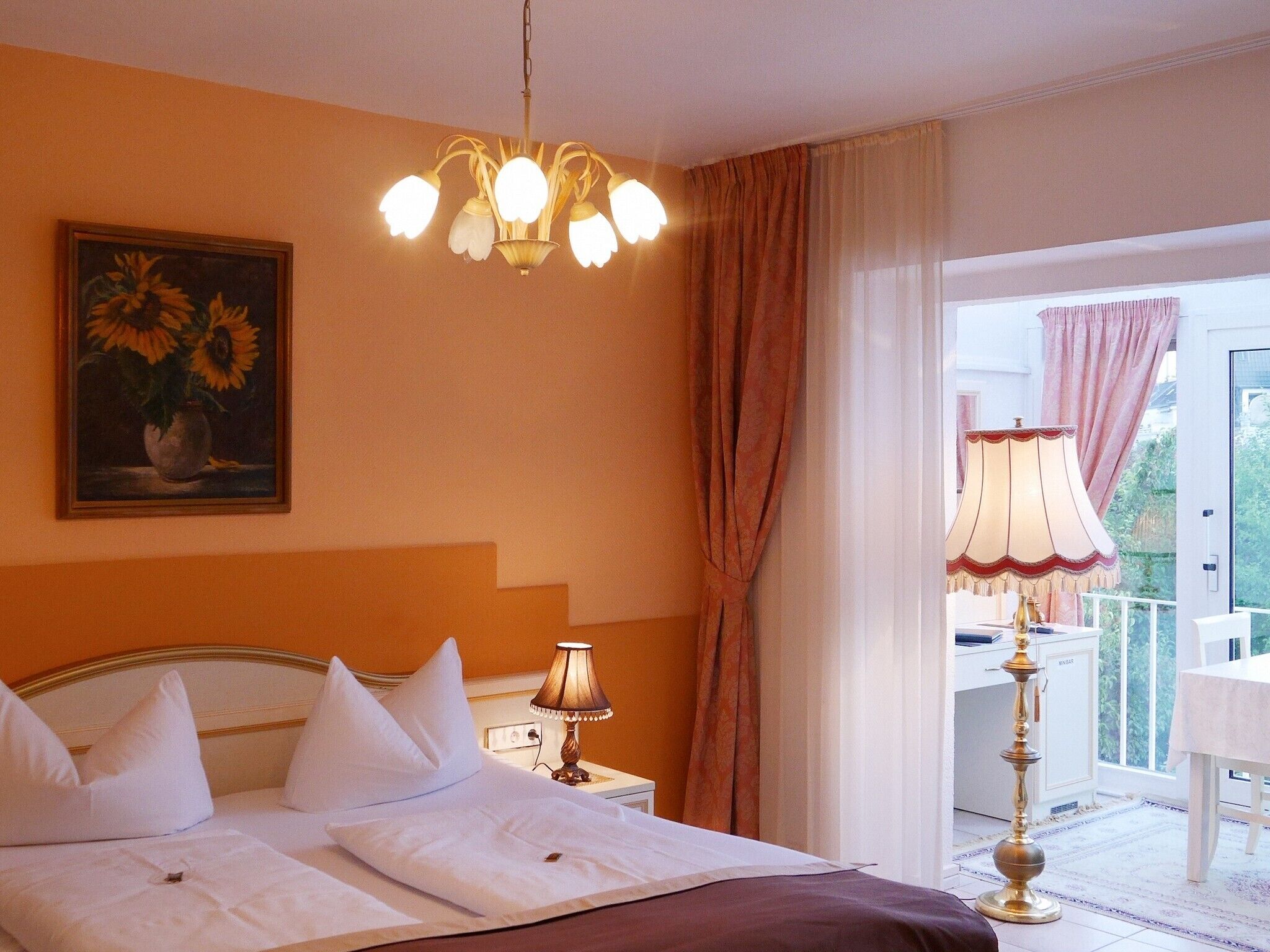 double room, private bathroom (mit wintergarten )