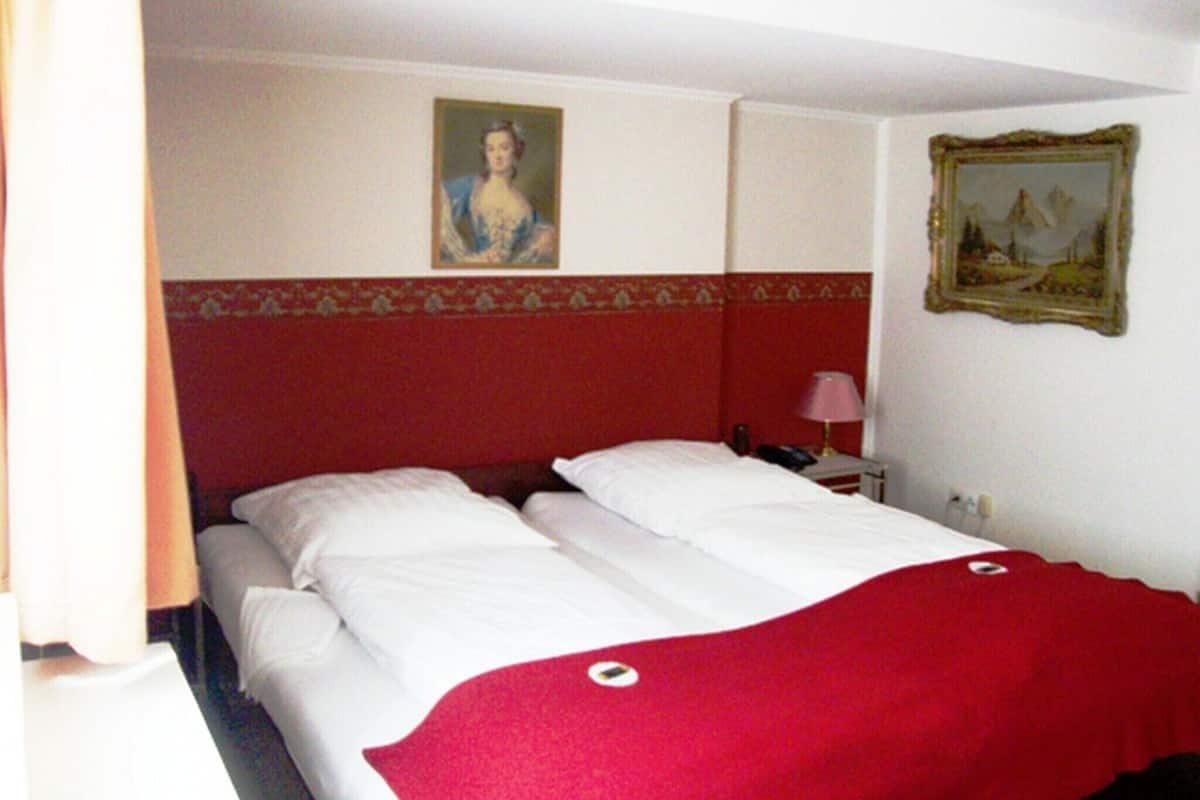 Doppia Economy, bagno privato (im Untergeschoss )