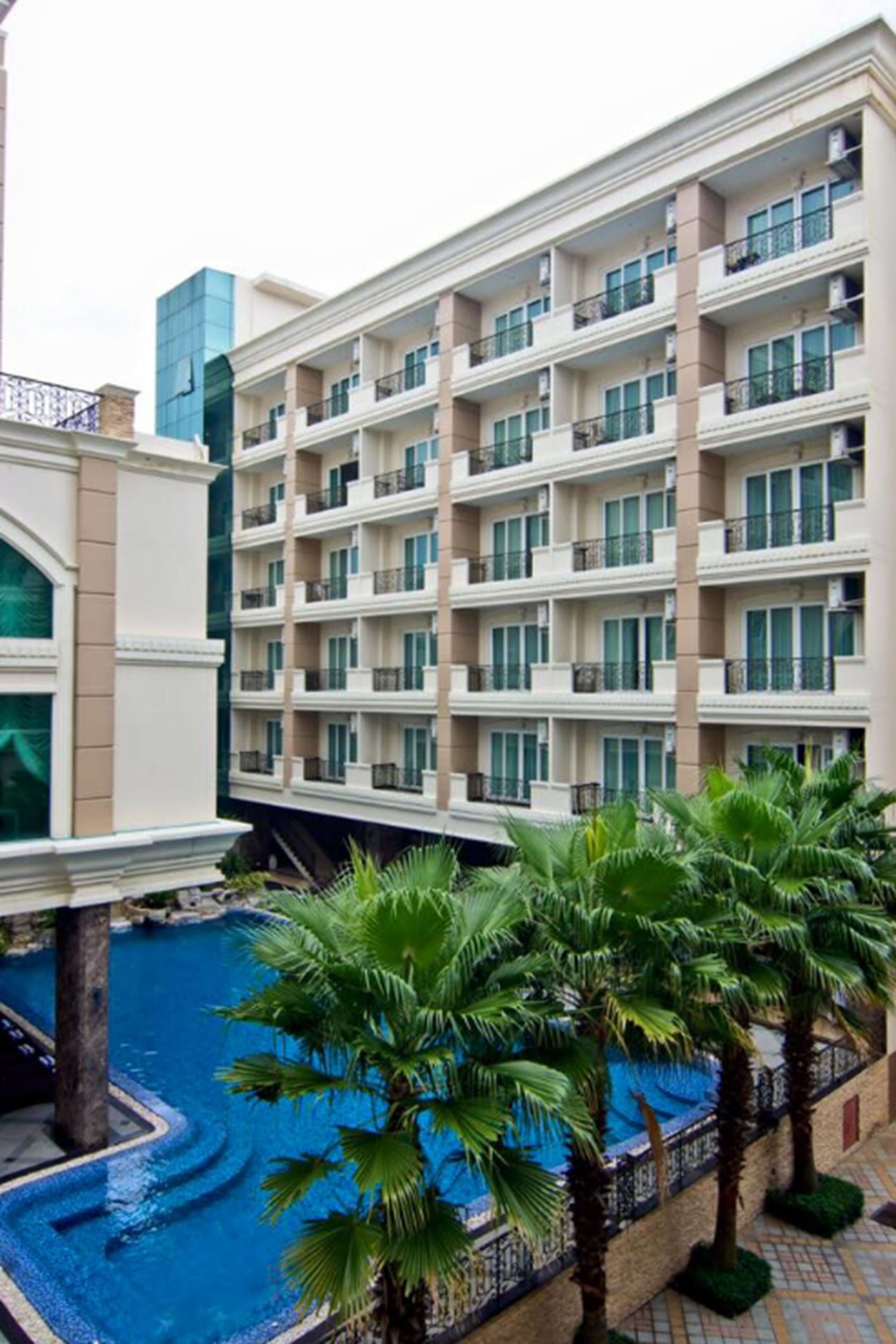 Photo - LK Miracle Suite - SHA Extra Plus