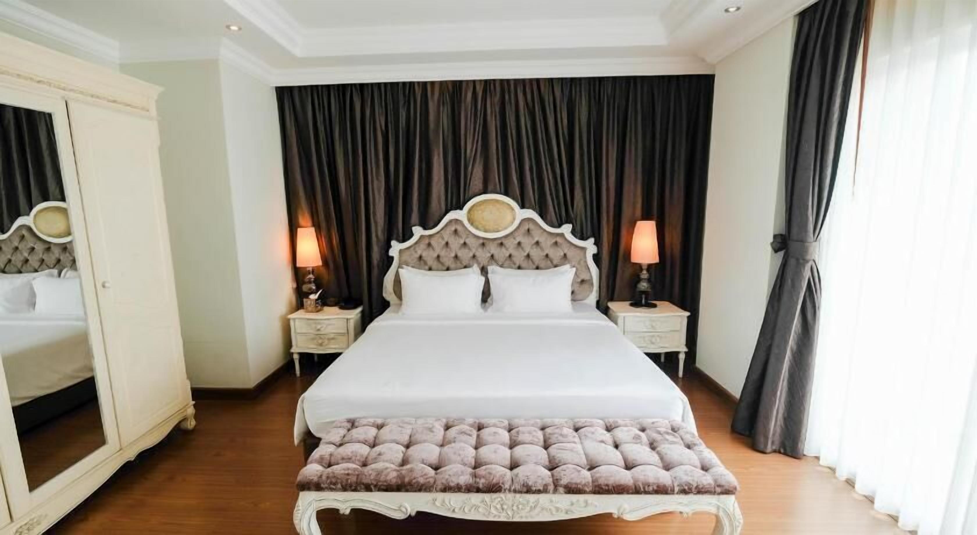 Minibar, in-room safe, desk, blackout drapes