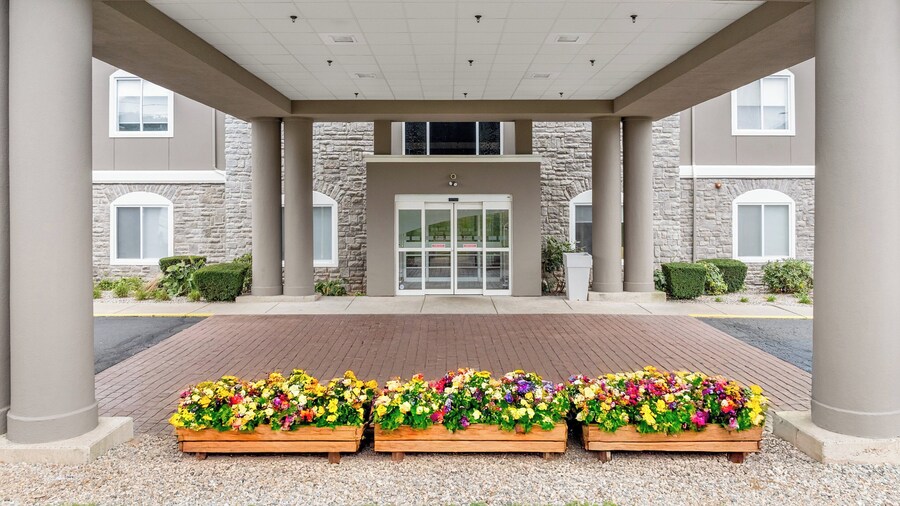 Holiday Inn Express Hartford – Newington, by IHG