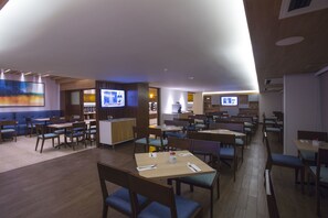 Restaurant - Holiday Inn Express Mérida by IHG (Mérida)