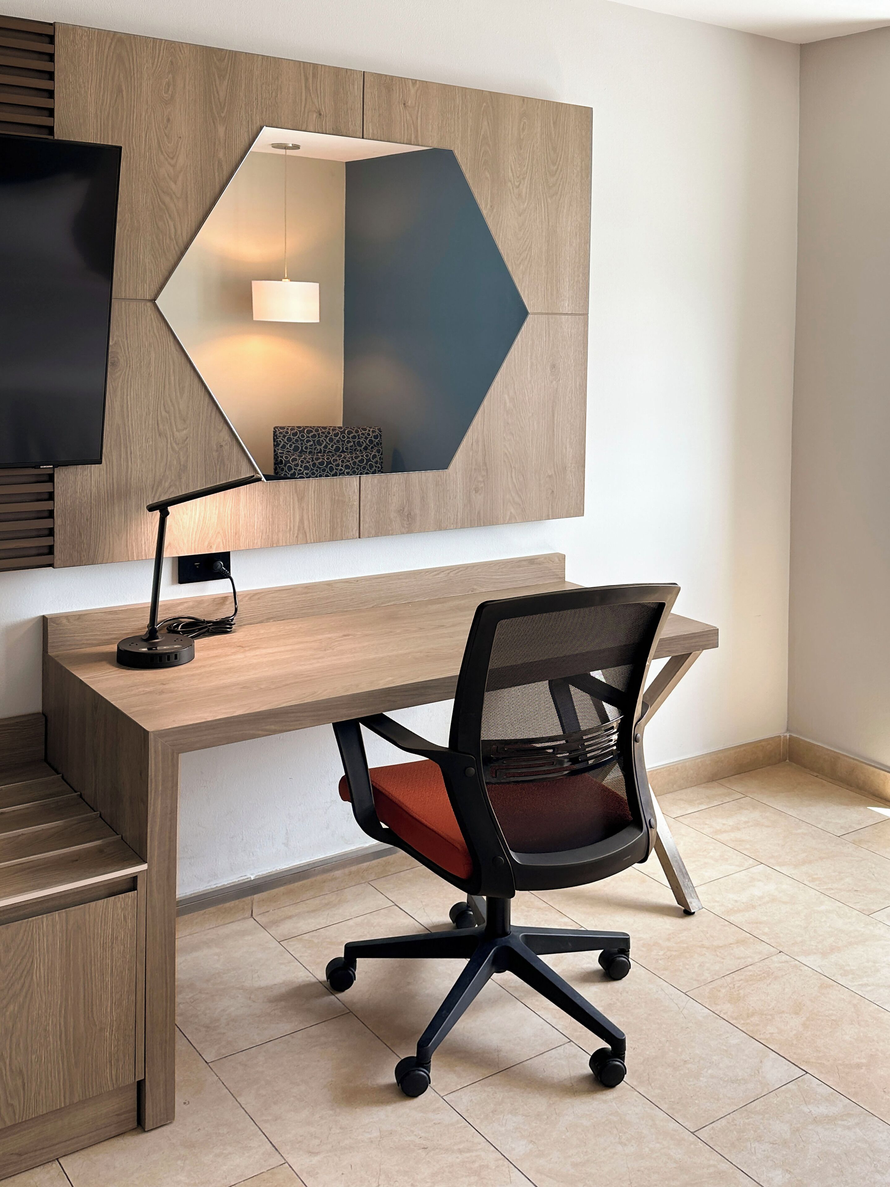 standard room | 1 bedroom, premium bedding, in-room safe, desk