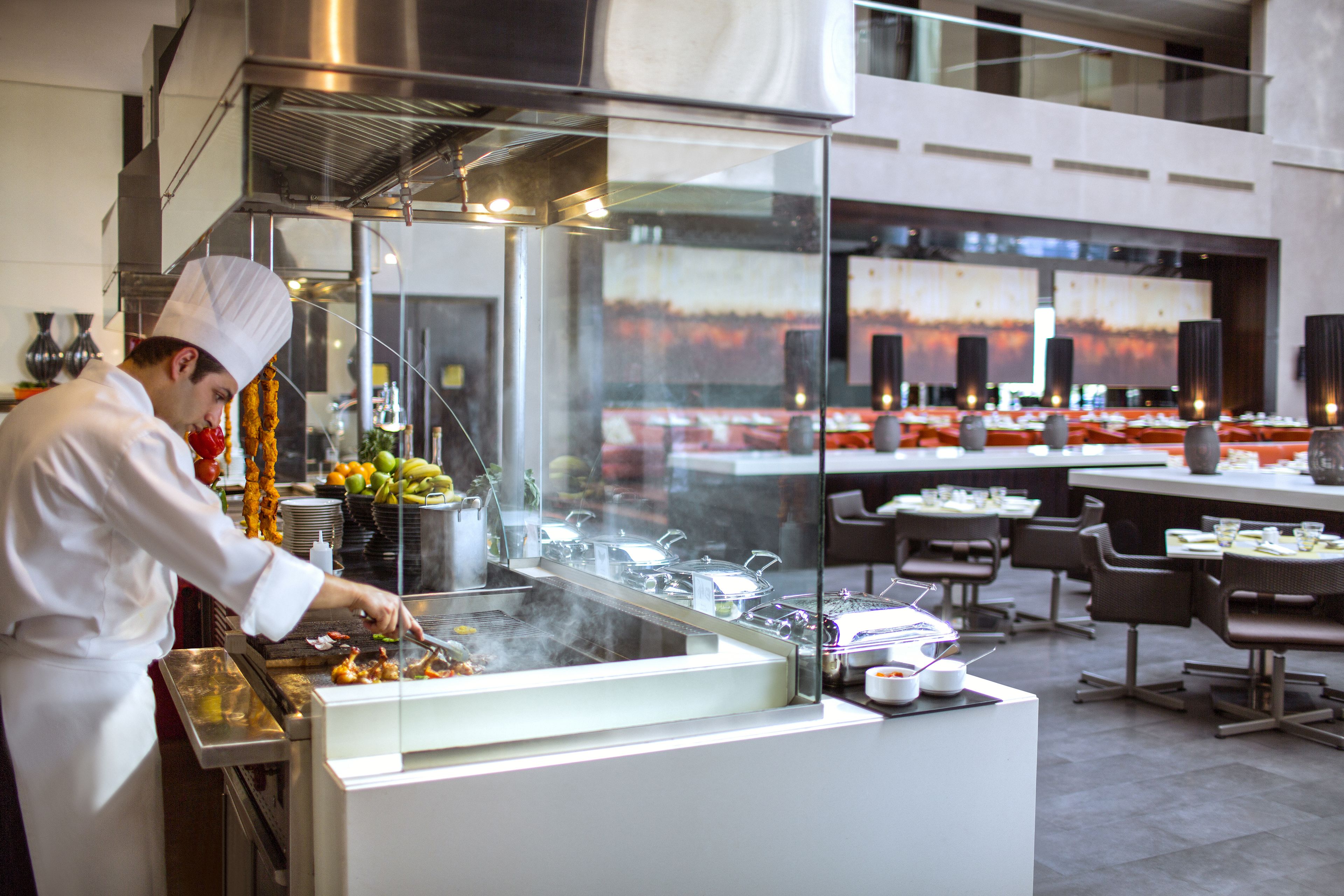 breakfast, lunch, dinner served; international cuisine