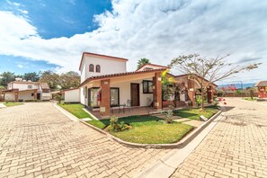 Hallway - Villas Del Sol Hotel (Oaxaca)
