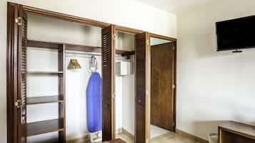 Standard Room | Iron/ironing board
