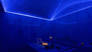 Salas de tratamientos para parejas, sauna, bañera de hidromasaje