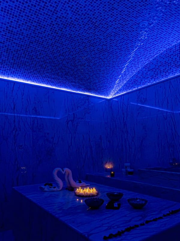 Espace de soins pour les couples, sauna, bain à remous, hammam