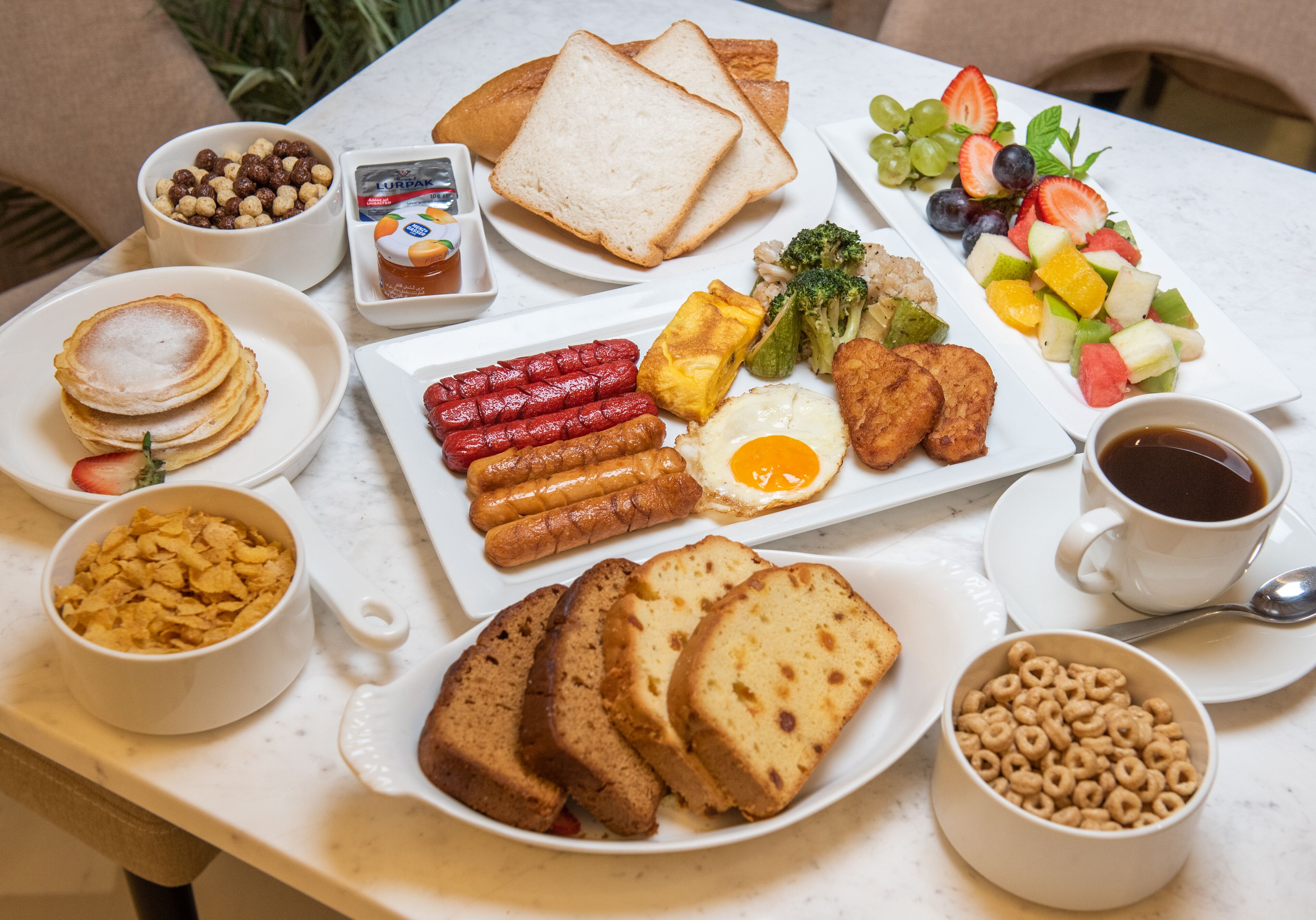 daily continental breakfast (qar 45 per person)